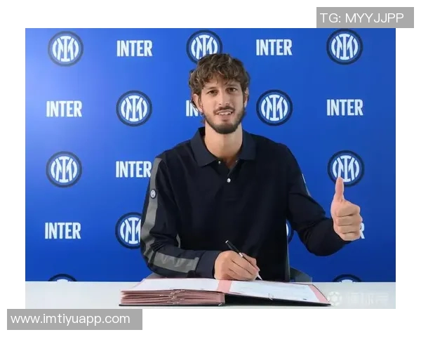 国米官方宣布迪詹纳罗右手腕骨折即将接受手术治疗