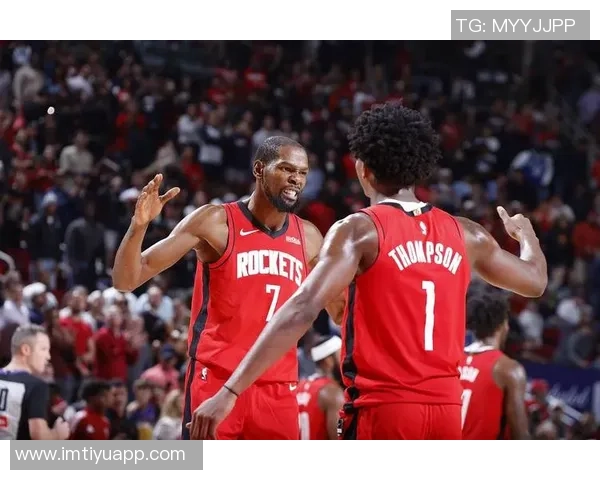 杜兰特赞阿门能力全面能胜任控卫中锋与大前锋多重角色